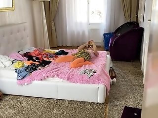 Ultra-cute Daughter-in-law Frigged And Fucked By Dad When Is Switching Clothes Xlx